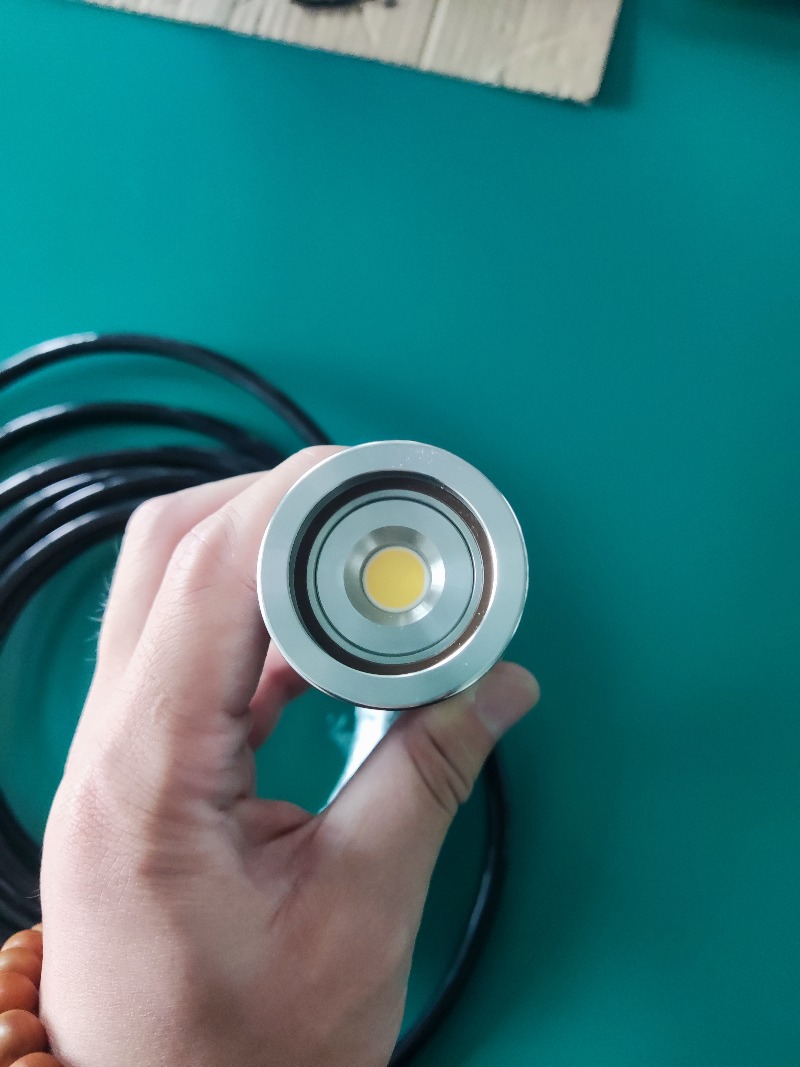 Underwater Waterproof Light, F - مراجعة Underwater Camera وسعره